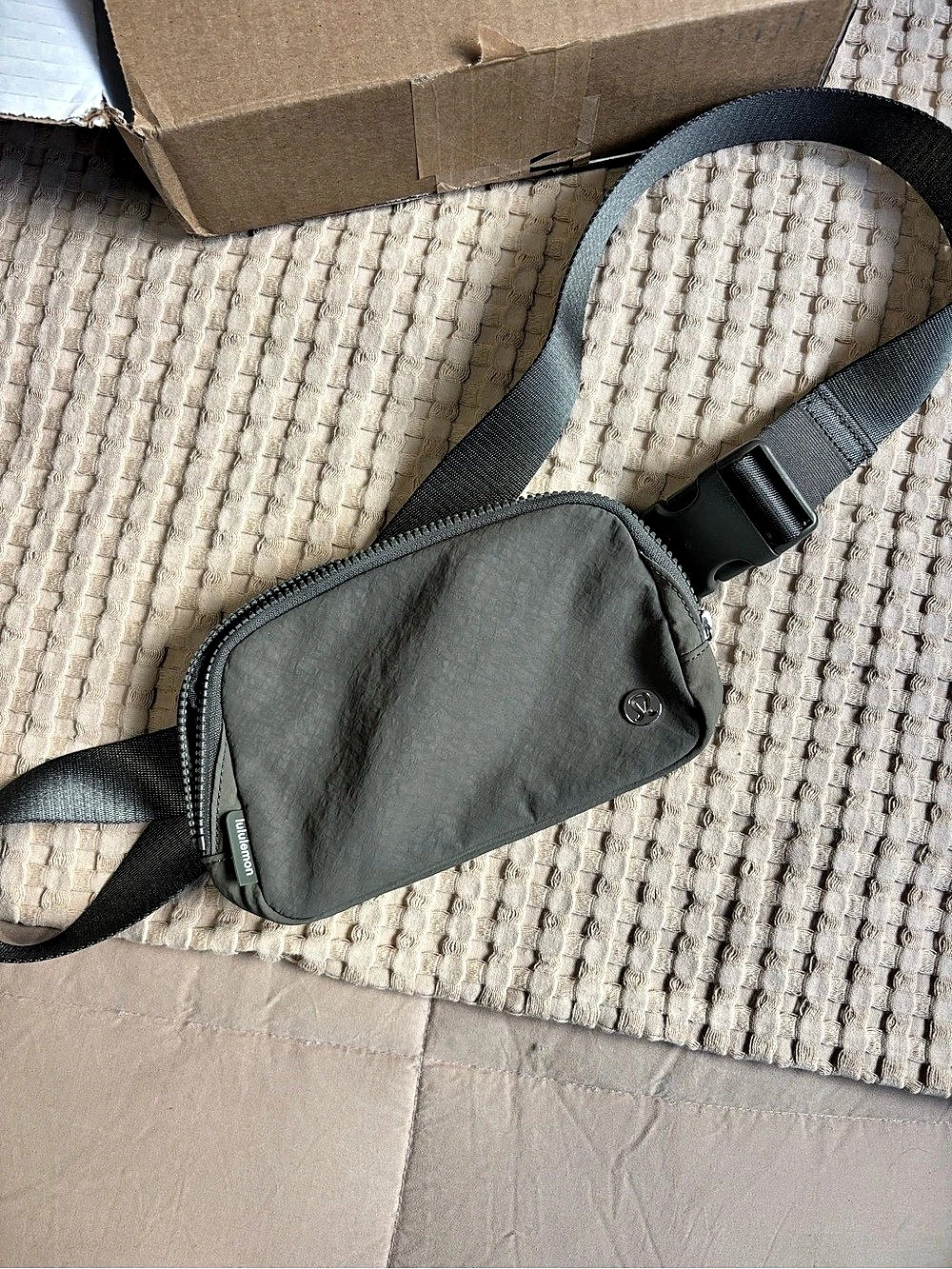 Lululemon Everywhere Belt Bag Belt Bag in Black